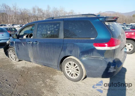 2011 Toyota Sienna Xle V6 z USA, uszkodzony, nr VIN 5TDYK3DC0BS146482